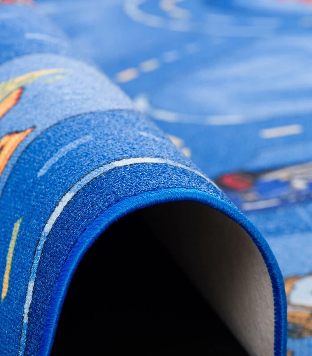 Disney Cars 77 Speelkleed - Officieel Gelicentieerd - 95x133 Cm - World Of Cars - Blauw - Vloerkleed - Speeltapijt 13 Disney Cars 77 Speelkleed - Officieel Gelicentieerd - 95x133 Cm - World Of Cars - Blauw - Vloerkleed - Speeltapijt - Afbeelding 13