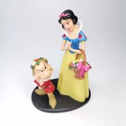 Disney Statue, Figurine Snow White & Grumpy. Beeldje Sneeuwitje Met Grumpy 24 Cm. -Mode Verkoop 1200x1200 32