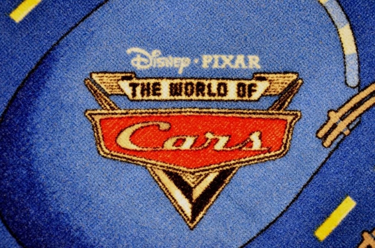 Disney Cars 77 Speelkleed - Officieel Gelicentieerd - 95x133 Cm - World Of Cars - Blauw - Vloerkleed - Speeltapijt 6 Disney Cars 77 Speelkleed - Officieel Gelicentieerd - 95x133 Cm - World Of Cars - Blauw - Vloerkleed - Speeltapijt - Afbeelding 6