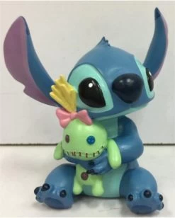 Disney Beeldje - Showcase Collectie - Stitch With Doll / Stitch Met Scrump -Mode Verkoop 963x1200 2