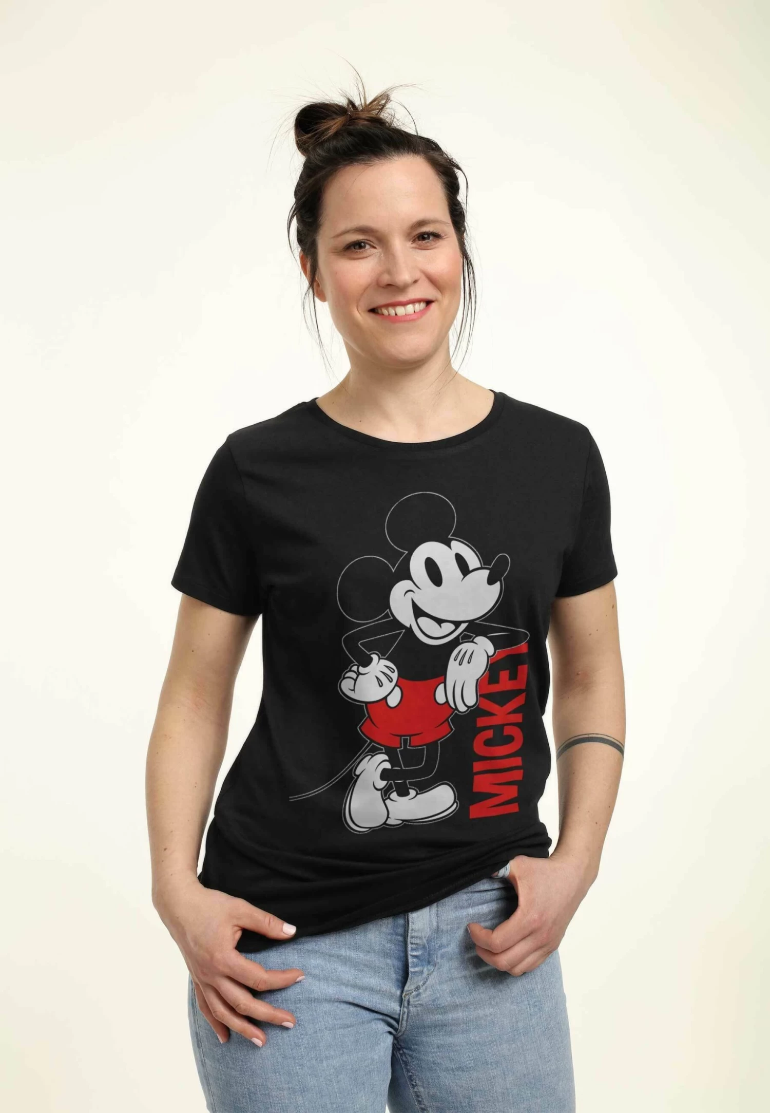 Disney Mickey Mouse And Friends Leaning - T-Shirt Print - Black 3 Disney Mickey Mouse And Friends Leaning - T-Shirt Print - Black - Afbeelding 3